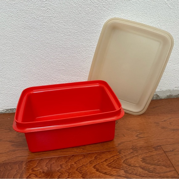 Tupperware Lunchbox Red Rectangle - Picture 1 of 5